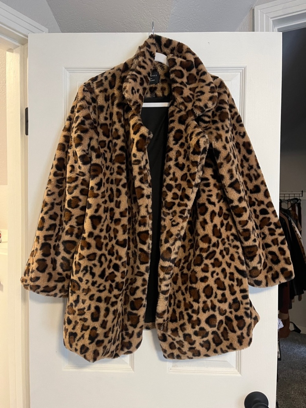 Love Tree Leopard Print Teddy Jacket in Brown and Black